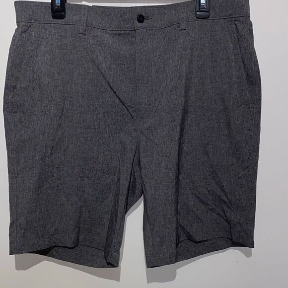 PGA TOUR Men's Gray Stretch Performance Golf Flat Front Shorts Size 36 - Picture 2 of 9